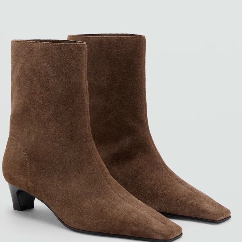 MangoTaupe Suede Ankle Boots Size 8.5 EU39. New without tags. NEVER WORN.